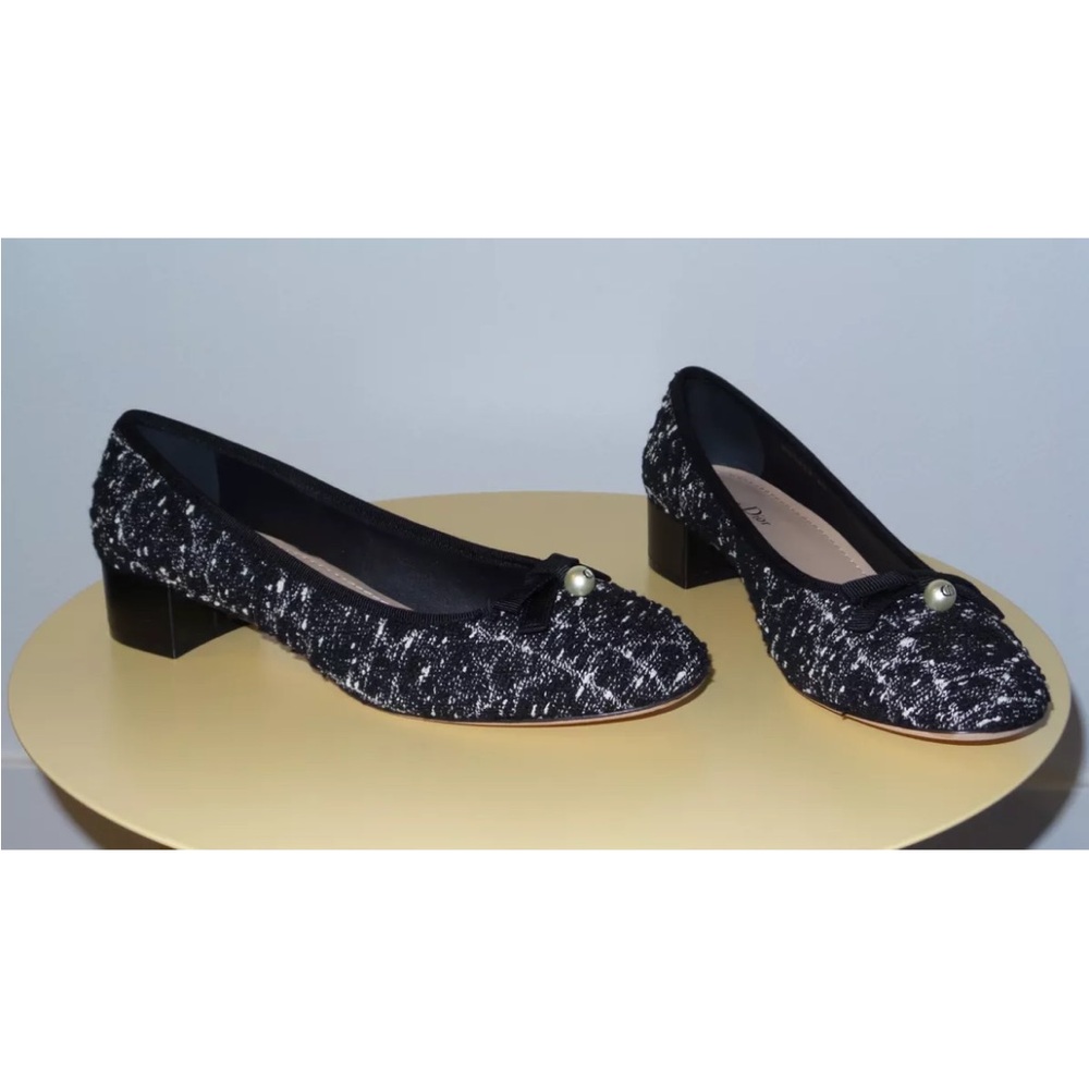 $980 CHRISTIAN DIOR BLACK & WHITE CANNAGE TWEED BALLET PUMPS SIZE 41